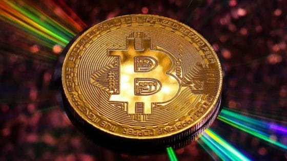 Precio de bitcoin salta a 11.000 d&oacute;lares por primera vez desde 2019