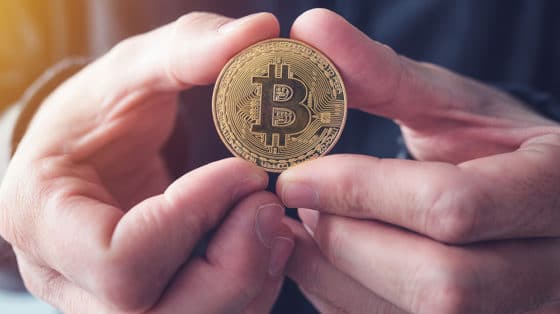Mercados al d&iacute;a: bitcoin recibe m&aacute;s muestras de confianza en su pugna con los $12.000