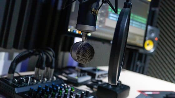 Venezuela: 5 de los podcast m&aacute;s escuchados sobre inversi&oacute;n hablan de Bitcoin