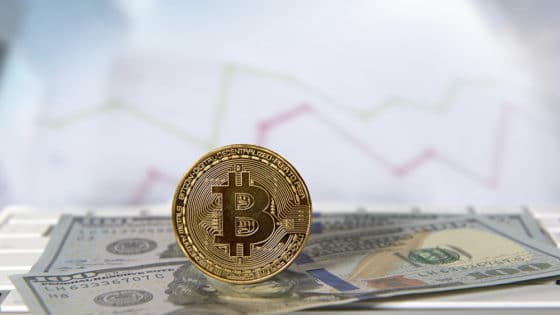 Bitcoin aventaja al dólar como refugio contra la inflación