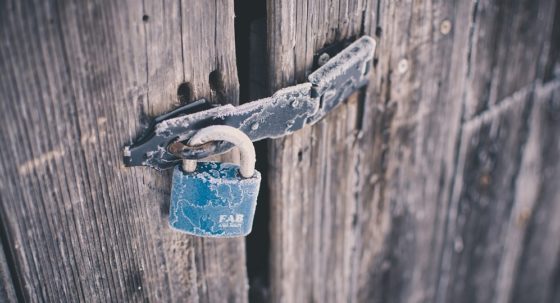 OKEx suspende retiros indefinidamente en medio de investigación policial