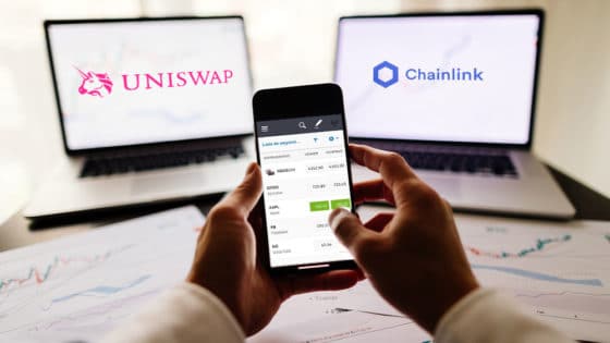 Ahora se puede invertir en Uniswap y Chainlink a través de eToro