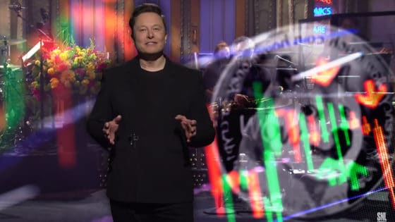 Elon Musk afirma que Dogecoin es «un timo» en SNL y su precio cae un 35%