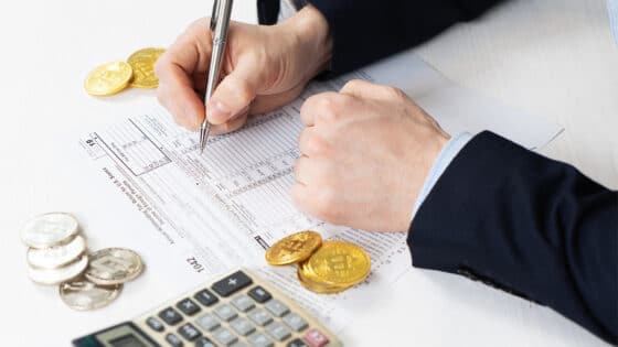 Los impuestos expulsarán a los mineros de Bitcoin de EE. UU., advierte senador